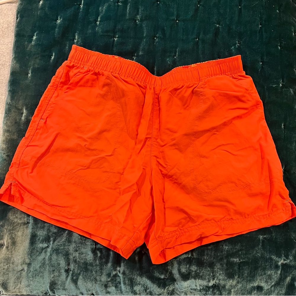 Women’s Columbia nylon shorts size small